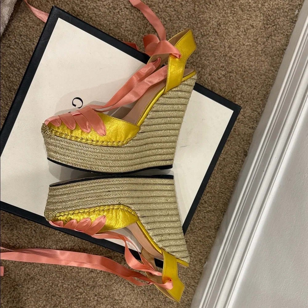 Gucci Gold Espadrille Wedge Sandals Pink Ribbon Tie Platform 37
